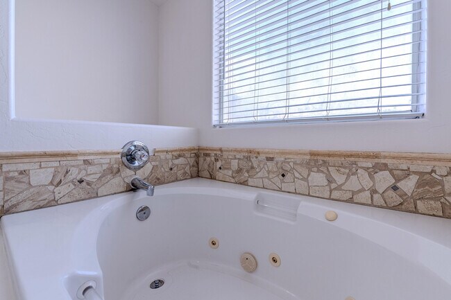 Building Photo - 9605 Weems Ave SW