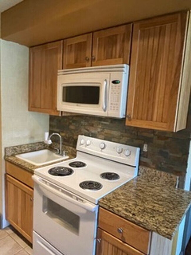 Building Photo - 314 Tamarron Dr