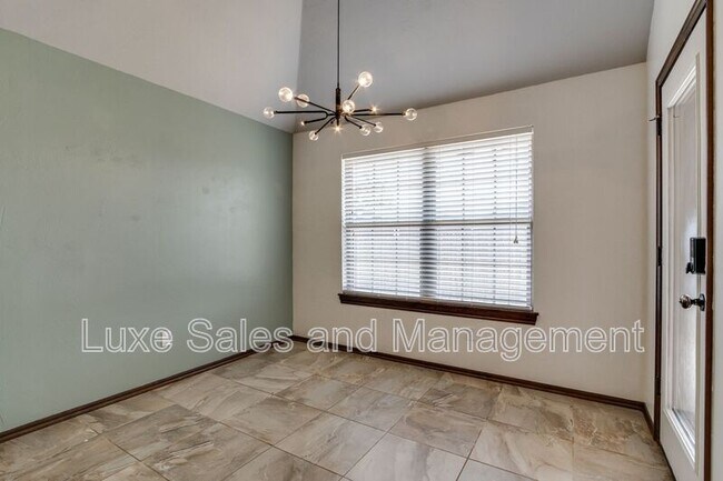 Building Photo - 1174 Misty Dr NW