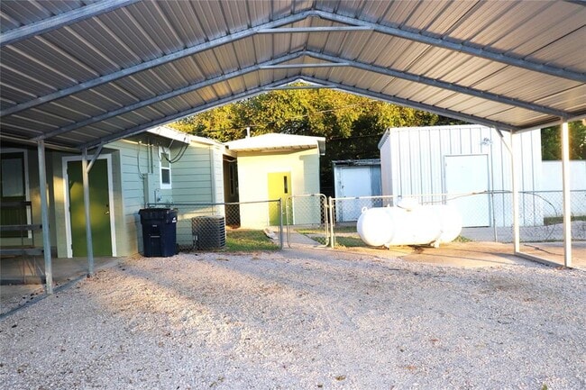 Building Photo - 352 W Vaughan St