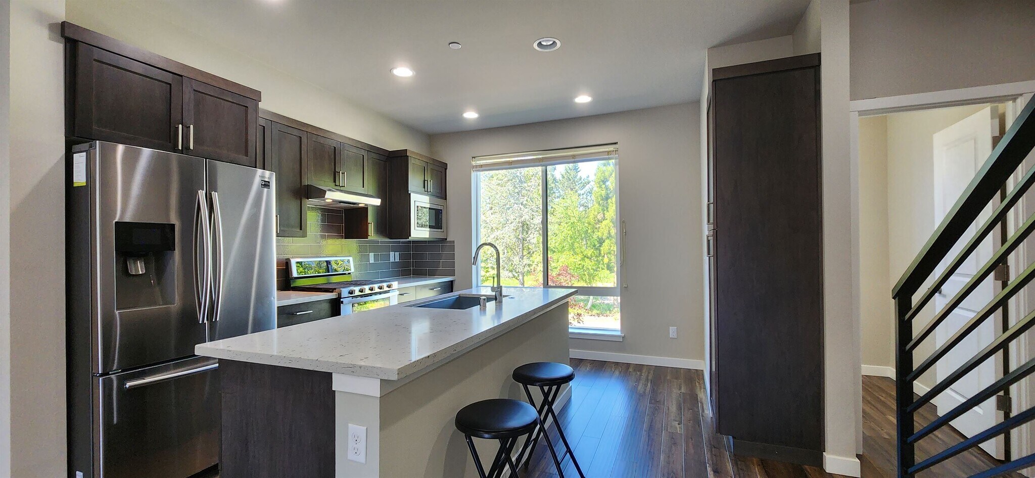 Building Photo - 16021 Manor Way