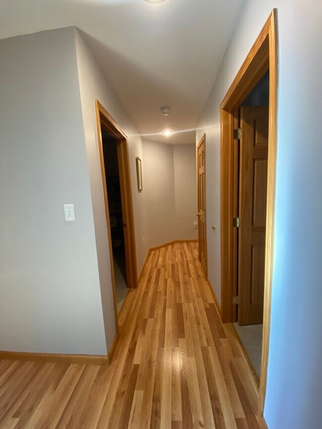 Building Photo - Gorgeous 3 bedroom 2.5 bath with one stall detached garage and fenced in backyard for rent!