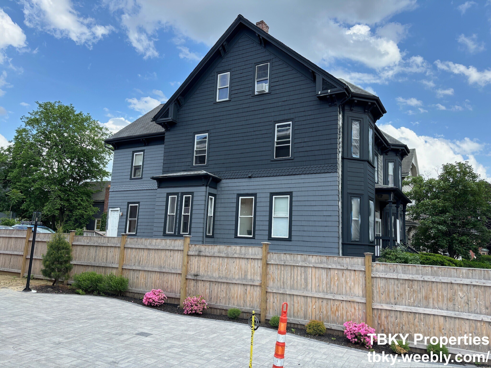 Building Photo - 22 Highgate St