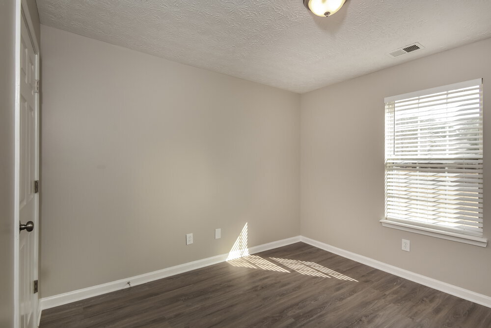 Building Photo - 4949 Lake Park Ln