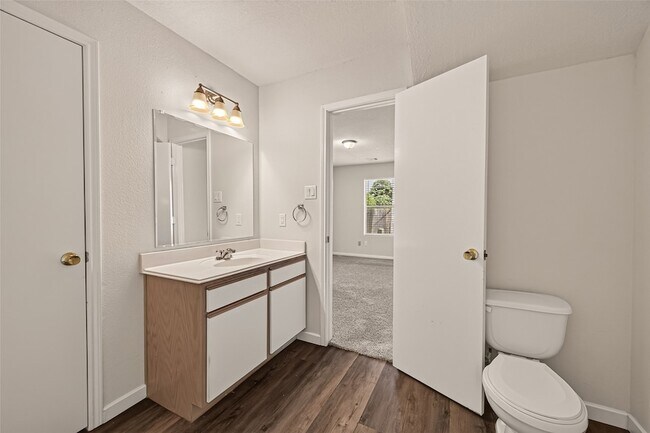Building Photo - 14837 Peachmeadow Ln