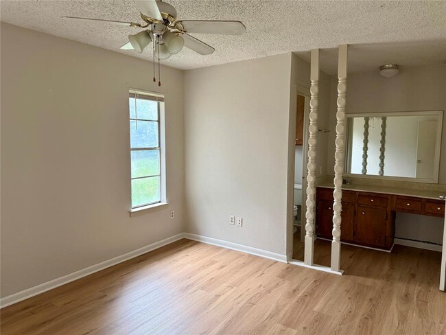 Building Photo - 610 Chisholm Valley Dr