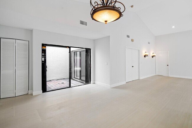Building Photo - 21757 Contado Rd
