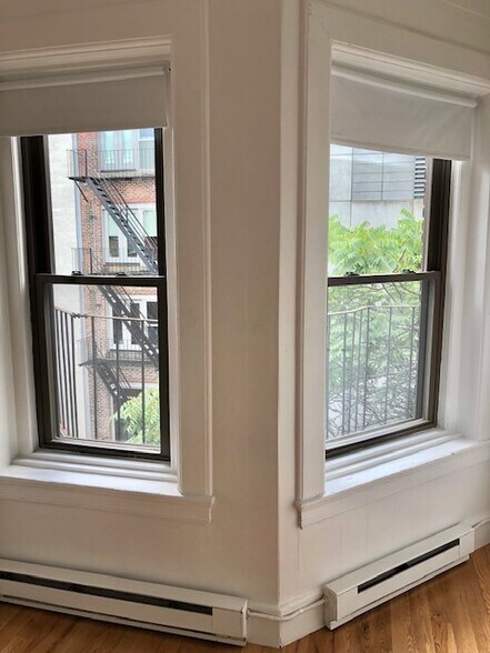 Building Photo - 248 Newbury St