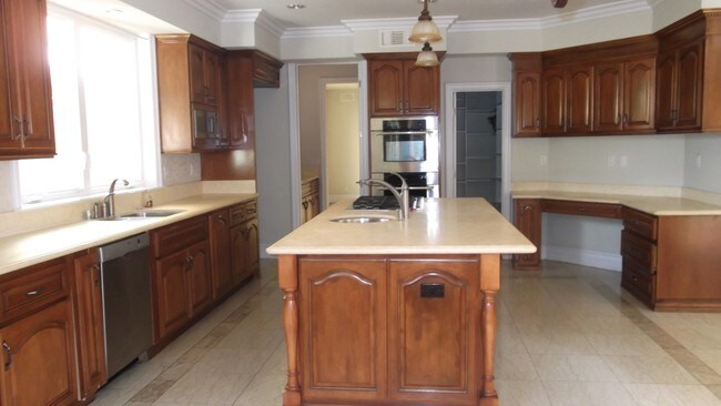 Building Photo - 1842 10th St