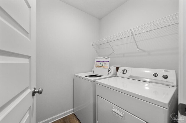 Building Photo - 7349 Lakeside Oak Ct