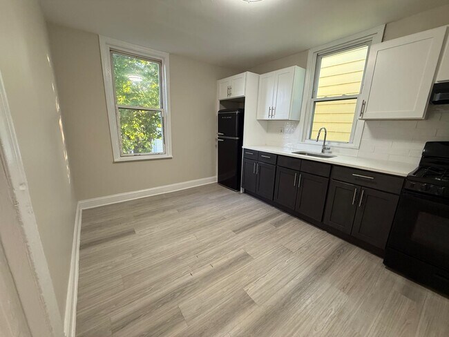 Building Photo - 221 Wilkinson Ave