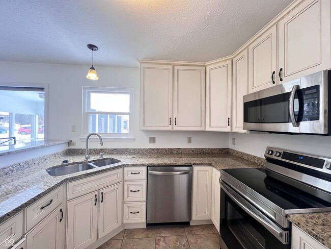 Building Photo - 1157 Aqueduct Way