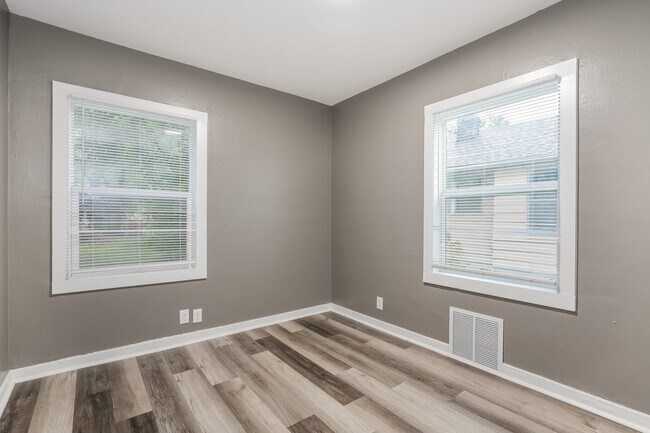 Building Photo - 2914 Frederickson St