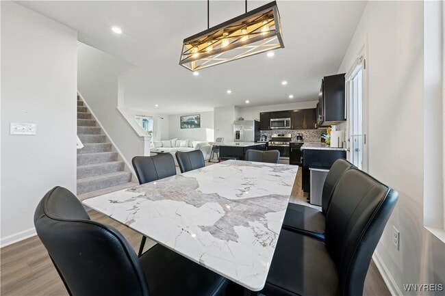 Building Photo - 32 Florence Ln