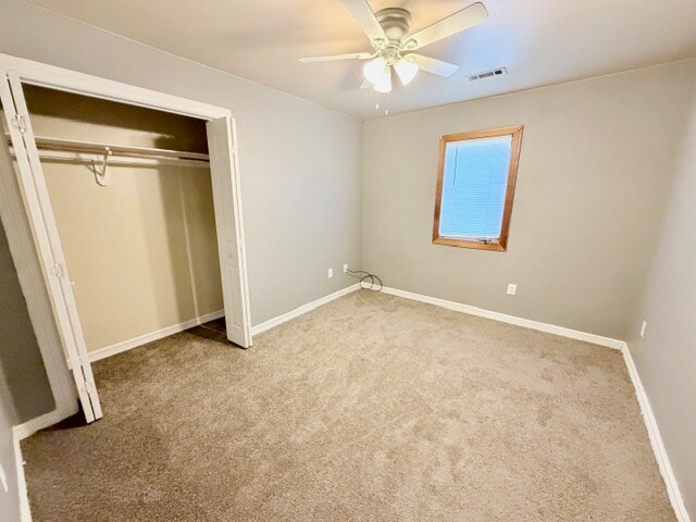 Building Photo - 364 E 7th St