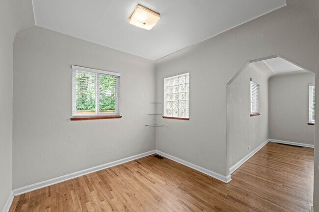 Building Photo - 2364 S Clayton St