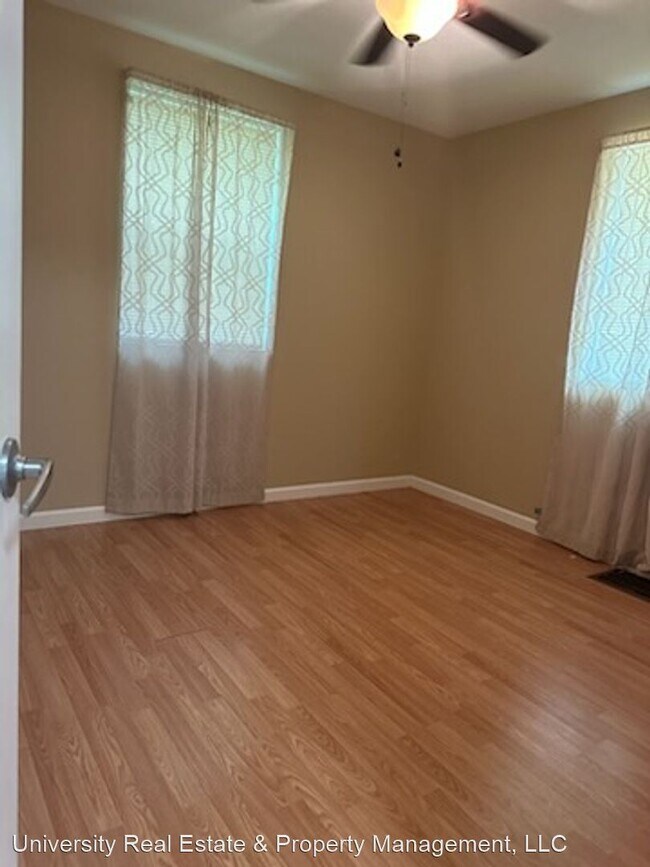 Building Photo - 2 br, 1 bath House - 4401 Walker Blvd