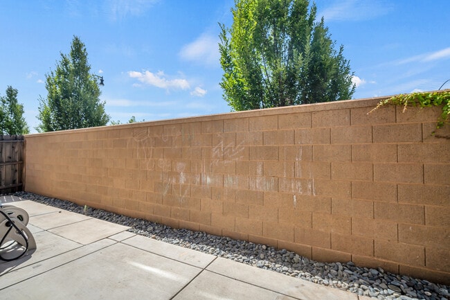 Building Photo - 8980 Upbeat Wy