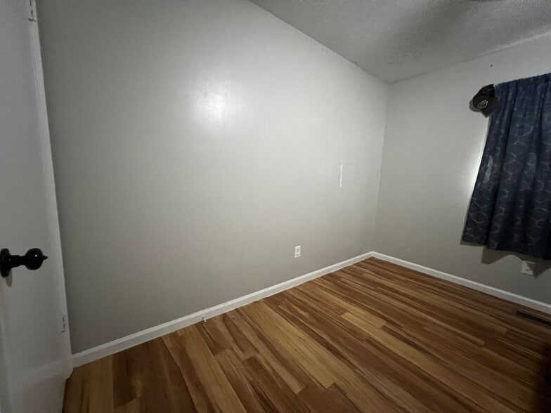 Building Photo - 317 Guthrie Dr