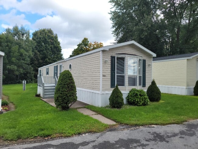 Building Photo - 5687 Lowell Rd