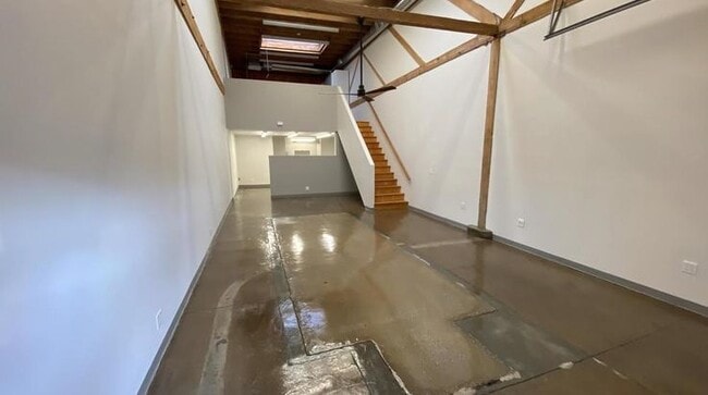 Interior Photo - 805 E. 7th St.