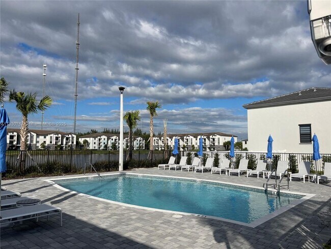 Building Photo - 20433 NW 4th Ave