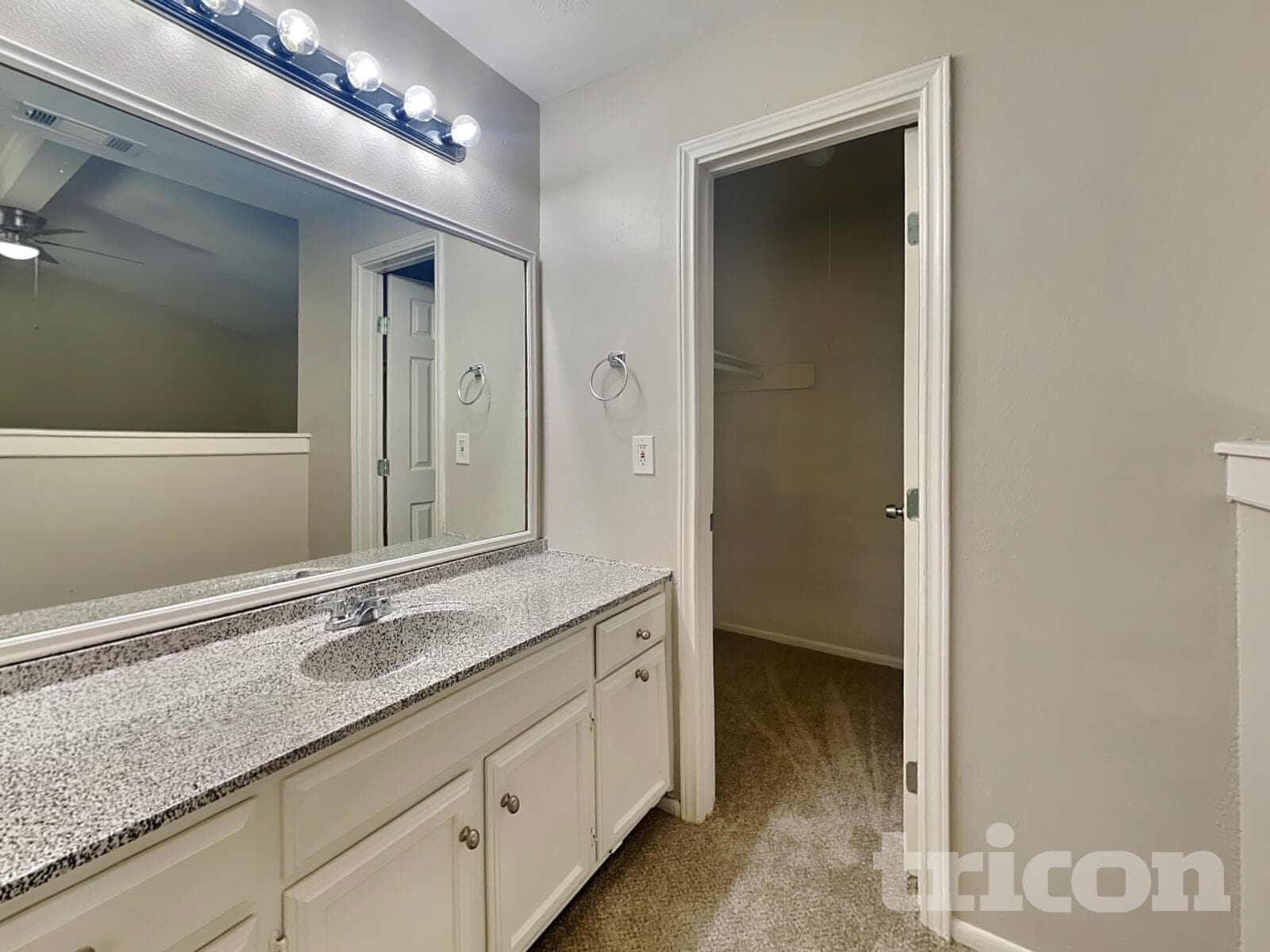 Building Photo - 11519 Perry Rd