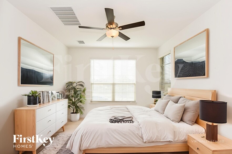 Building Photo - 2512 Northcote Dr