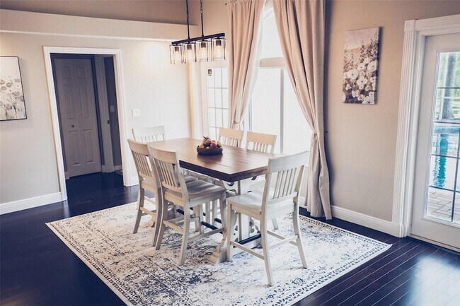 Building Photo - 8344 9th Ave Terrace NW