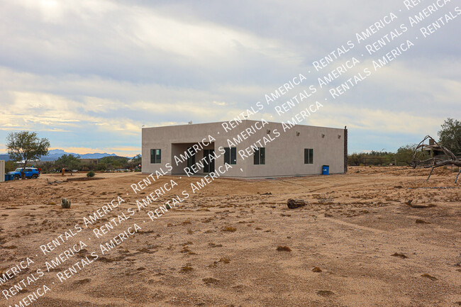 Building Photo - 16720 E Melanie Dr