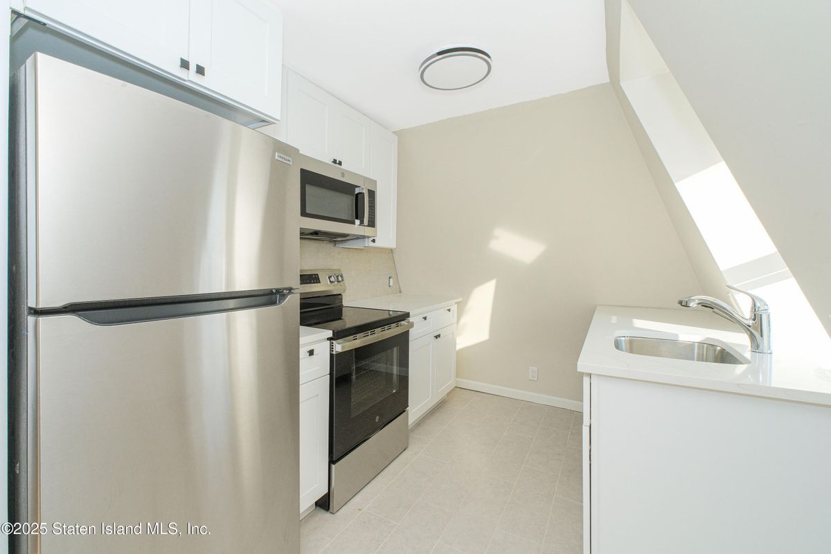 Building Photo - 413 Cary Ave