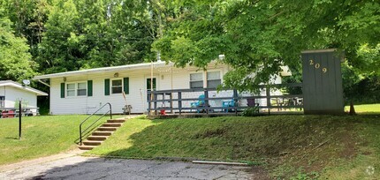 Building Photo - Finleyville Ranch Home in Country Setting