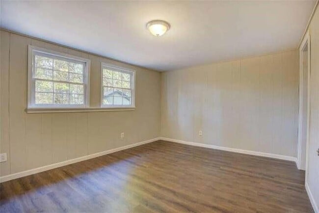 Building Photo - 201 Oglesby Bridge Rd SE