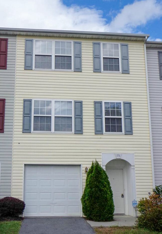 Primary Photo - Mills Farm Townhome