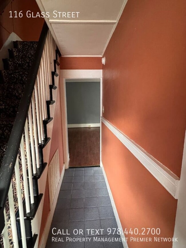 Building Photo - 112-116 Glass St