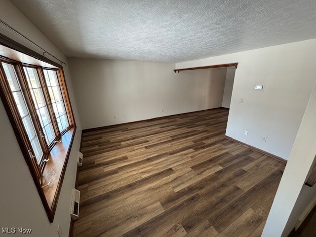 Building Photo - 38870 Courtland Dr