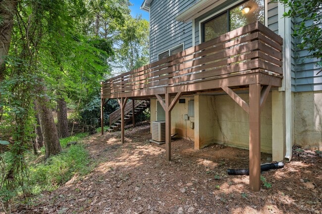 Building Photo - 110 S Peak Dr