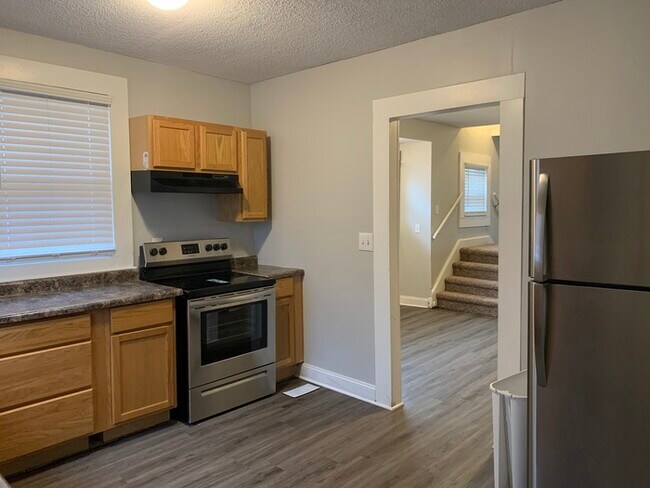 Building Photo - Nice Duplex off 38th & Carrollton