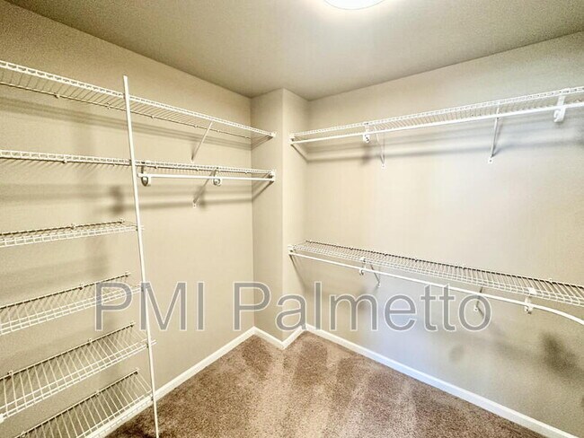Building Photo - 117 Weeping Oak Ln