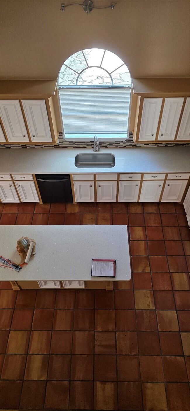 Building Photo - 14810 Charlmont Dr