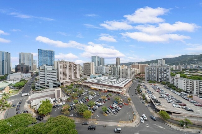 Building Photo - Beautifully upgraded 1-bedroom, 1-bath with Parking $2,300 includes utilities & WIFI