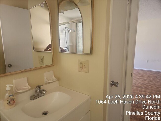 Building Photo - 1064 Loch Haven Dr N