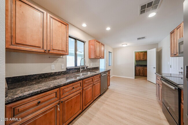 Building Photo - 6539 E Arbor Ave