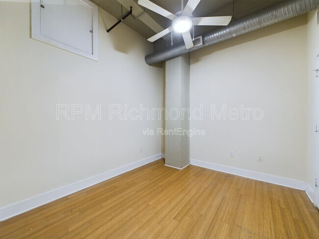 Building Photo - 815 Perry St