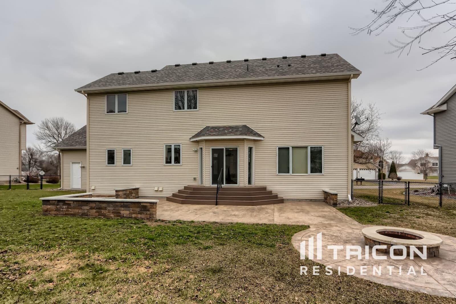 Building Photo - 516 Lincoln Dr NE