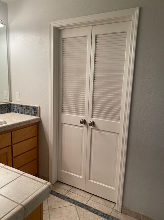 Building Photo - COMING SOON! Beautiful 2 Bedroom 2 Bath Co...