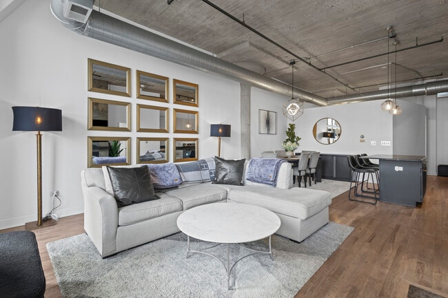 Building Photo - 758 N Larrabee St