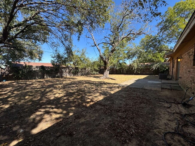 Building Photo - 3 Bedroom, 2 Bathroom Home in Kennedale