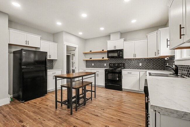 Building Photo - 2818 N 45th St