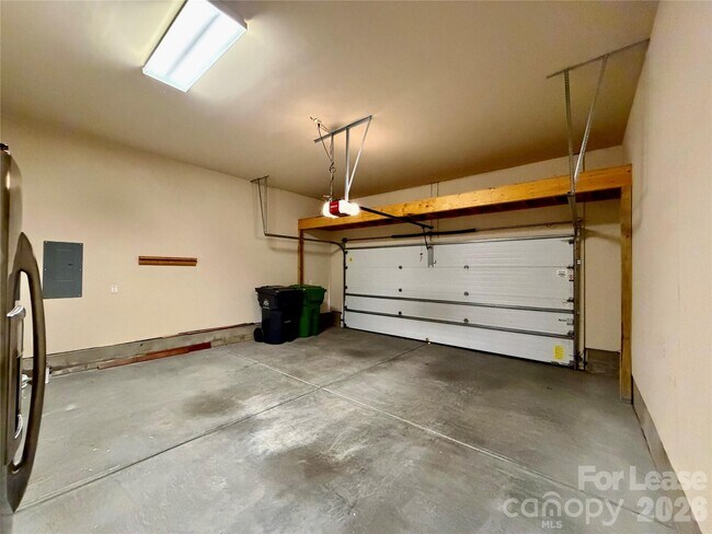 Building Photo - 9416 Segundo Ln